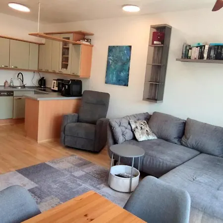 Zentrale 2-zimmer-wohnung Mit Balkon & Parkplatz Schärding