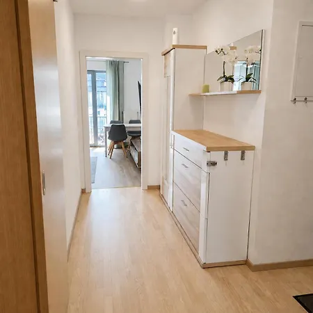 Apartmán Zentrale 2-zimmer-wohnung Mit Balkon & Parkplatz *