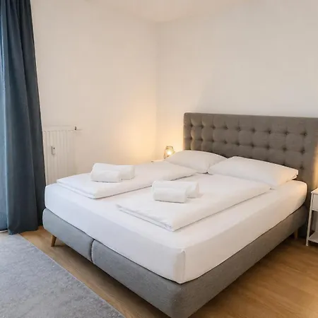 Zentrale 2-zimmer-wohnung Mit Balkon & Parkplatz *